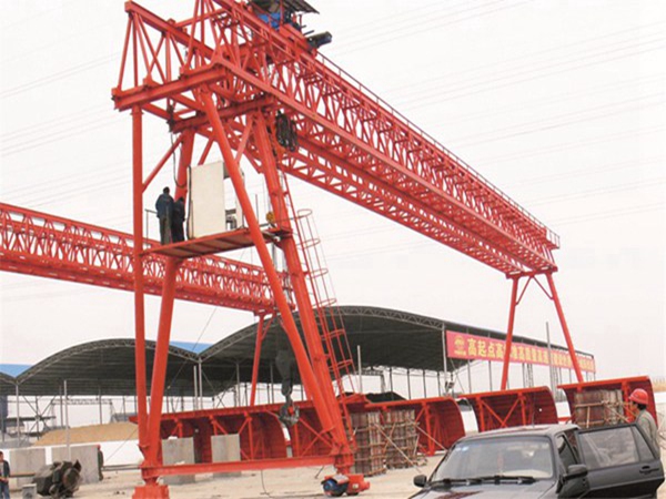 辽宁铁岭造船龙门吊厂家 造船龙门吊定期润滑管理：部件适配与场景落地规范​